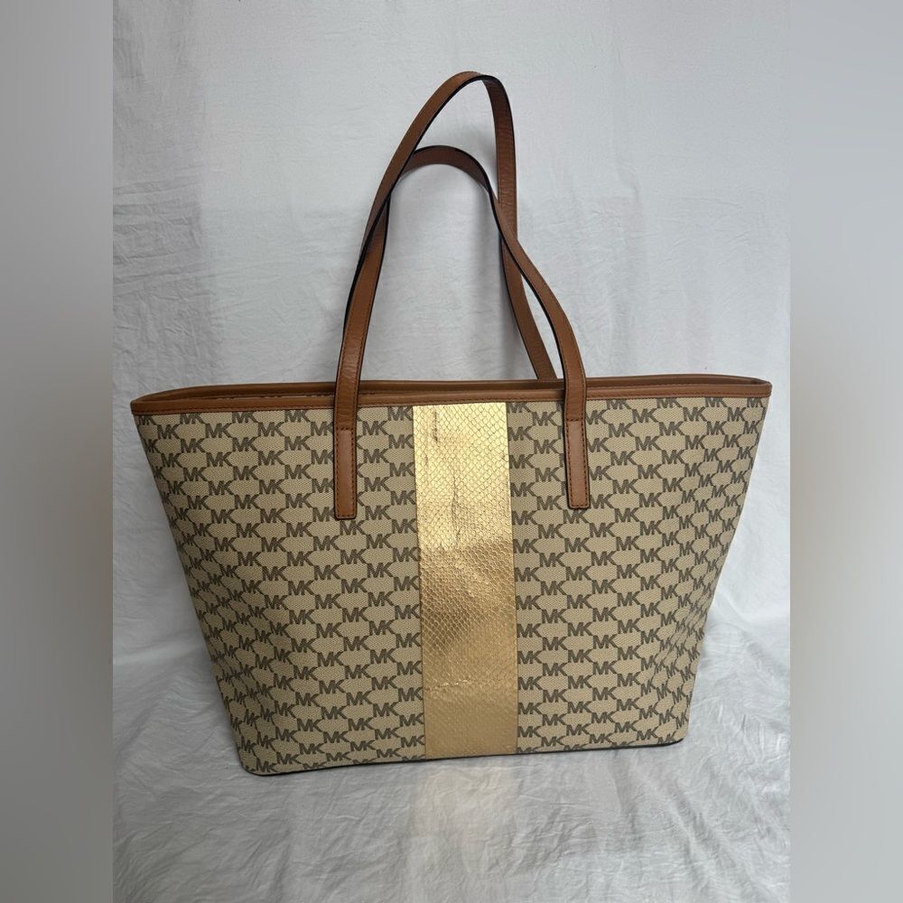 Michael Kors Emry XL Top Zip Tote - Picture 4 of 9